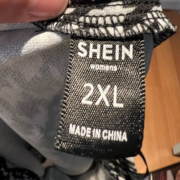 SHEIN skirt - Picture 2 of 2